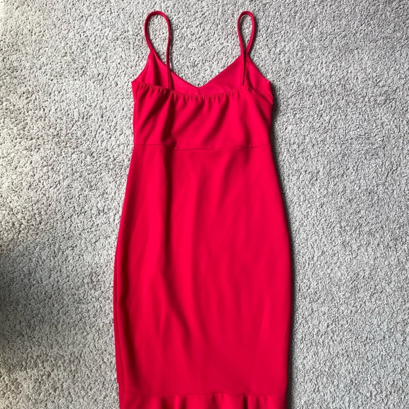 Boohoo Red Dress w/ Slit US: Size 8 in Great Condition - Picture 3 of 5